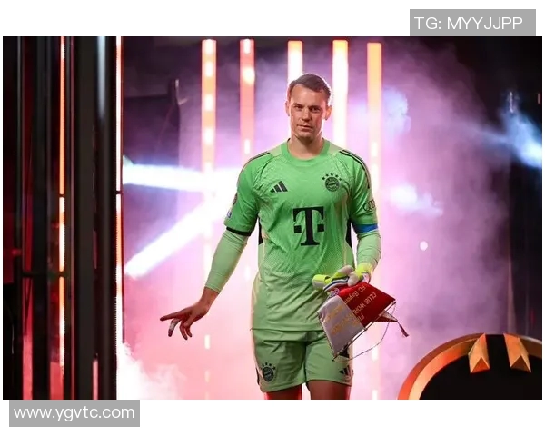 诺伊尔重伤缺席整个赛季拜仁紧急求助德赫亚救火